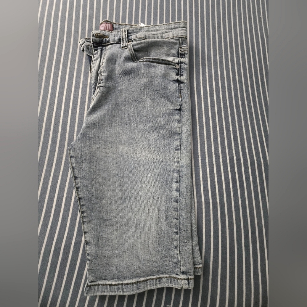 Guess Men's Blue Denim Shorts (Excellent Condition)